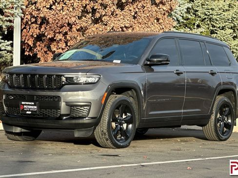 Used 2022 Jeep Grand Cherokee L Laredo image 8