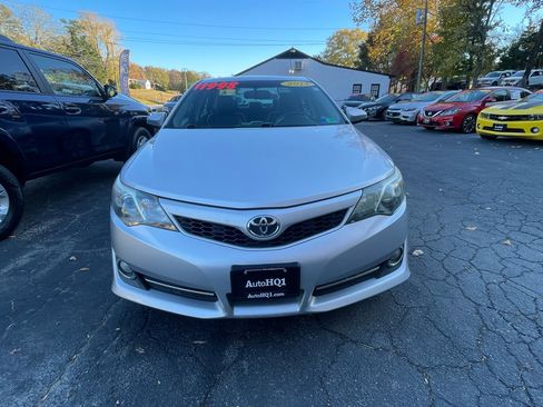 Used 2014 Toyota Camry SE image 14