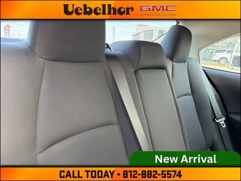 Used 2025 Toyota Corolla LE FWD image 5