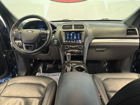 Used 2017 Ford Explorer XLT w/ Equipment Group 202A AWD/4WD image 2
