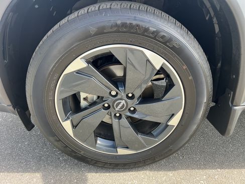 Certified 2025 Nissan Rogue SV w/ SV Premium Package FWD image 9
