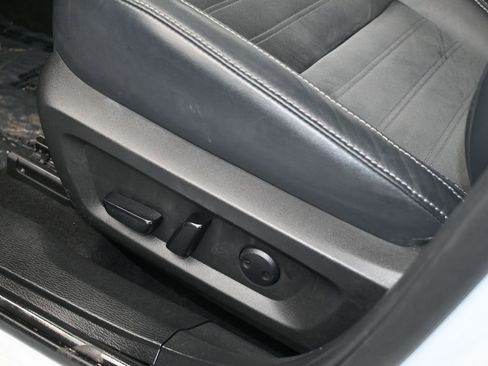 Used 2023 Mitsubishi Outlander SE image 12