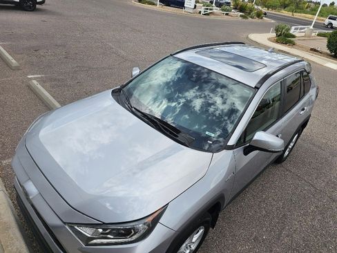 Used 2020 Toyota RAV4 XLE w/ Convenience Package image 21