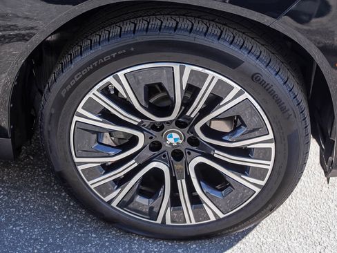 Used 2025 BMW X3 xDrive30i w/ Premium Package image 9