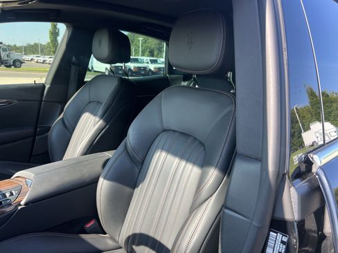 Used 2017 Maserati Levante S AWD/4WD image 17
