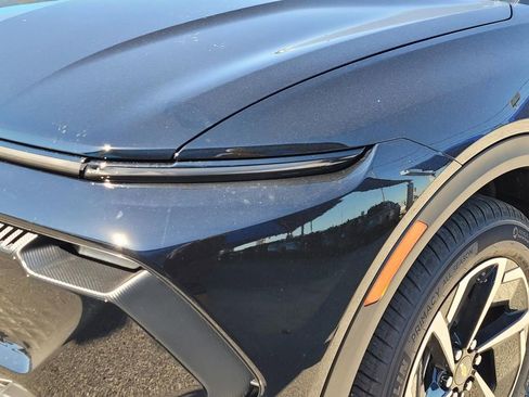 New 2026 Chevrolet Equinox EV LT AWD/4WD image 5