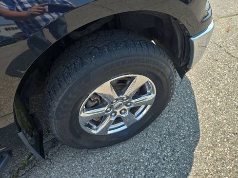 Used 2018 Ford F150 XLT w/ Equipment Group 302A Luxury AWD/4WD image 11