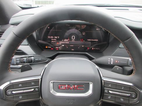 New 2026 GMC Acadia AT4 w/ Luxury Package image 18