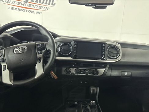 Used 2021 Toyota Tacoma SR5 AWD/4WD image 22