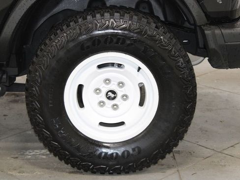 Used 2023 Ford Bronco Heritage Edition AWD/4WD image 17