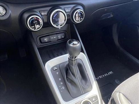 New 2025 Hyundai Venue Limited image 15