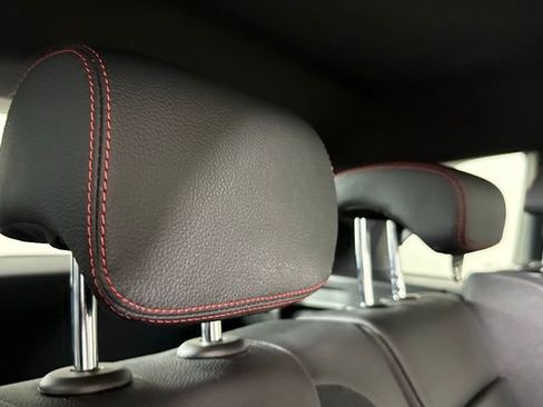 Used 2022 Mercedes-Benz GLB 250 image 28