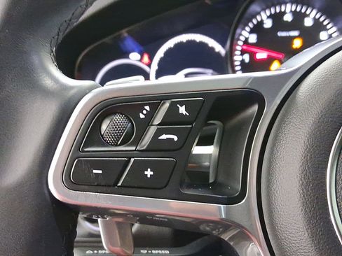 Used 2022 Porsche Cayenne S image 16