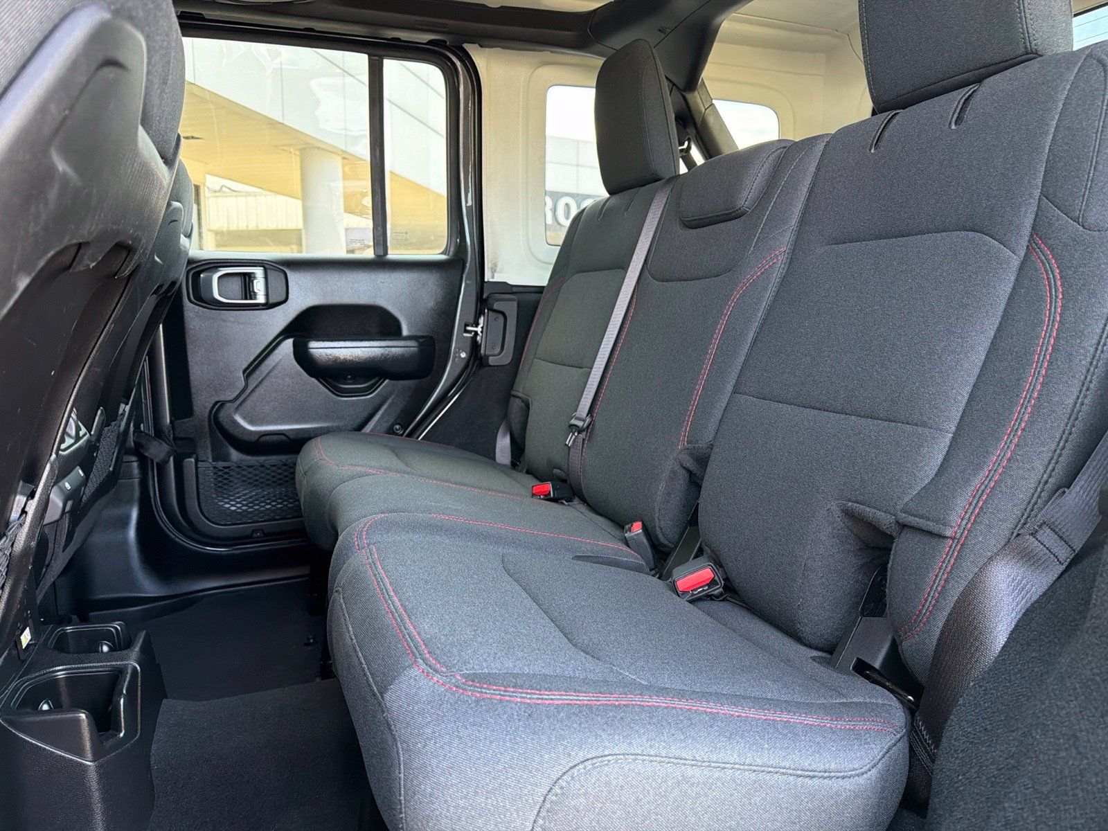 Used 2024 Jeep Wrangler Unlimited Rubicon AWD/4WD image 12