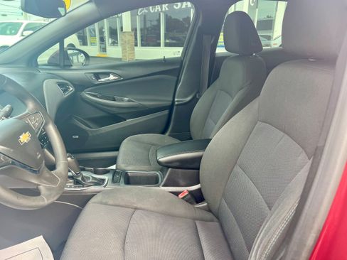 Used 2017 Chevrolet Cruze LT w/ Sun And Sound Package FWD image 11