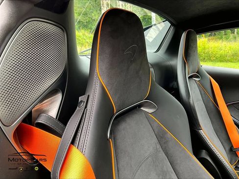 Used 2025 McLaren Artura Spider RWD image 26