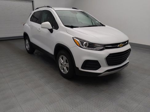 Used 2022 Chevrolet Trax LT w/ Driver Confidence Package AWD/4WD image 13
