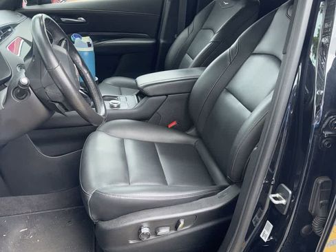 Used 2023 Cadillac XT4 Sport w/ Driver Assist Package FWD image 5