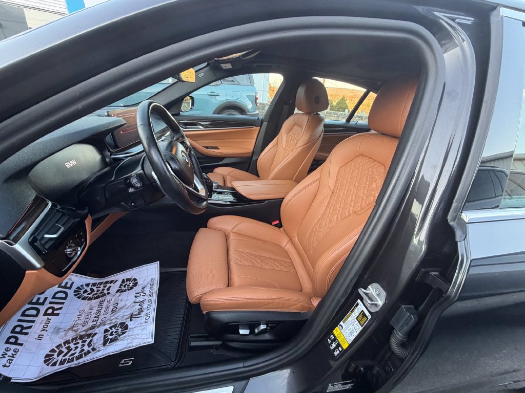 Used 2023 BMW 530i xDrive w/ Premium Package AWD/4WD image 9