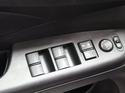 Used 2016 Honda CR-V LX image 18