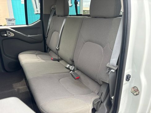 Used 2019 Nissan Frontier SV RWD image 11