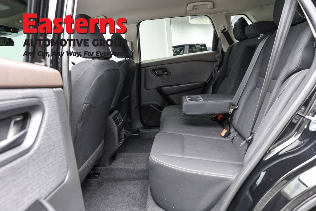 Used 2023 Nissan Rogue S AWD/4WD image 22