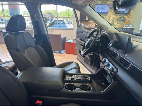 Used 2025 Honda Pilot Touring image 28