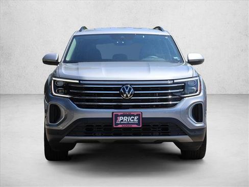Used 2026 Volkswagen Atlas SE AWD/4WD image 2