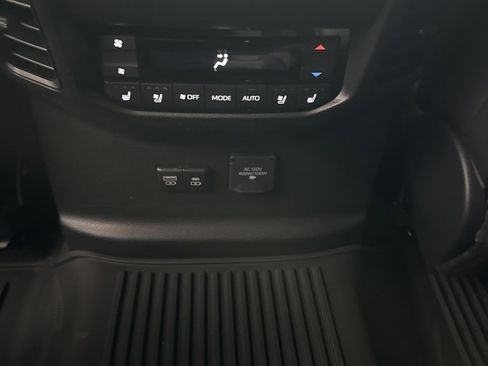 Used 2025 Toyota Sequoia Platinum image 34