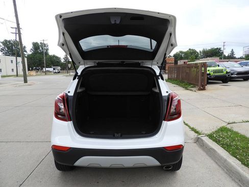 Used 2021 Buick Encore Preferred AWD/4WD image 24