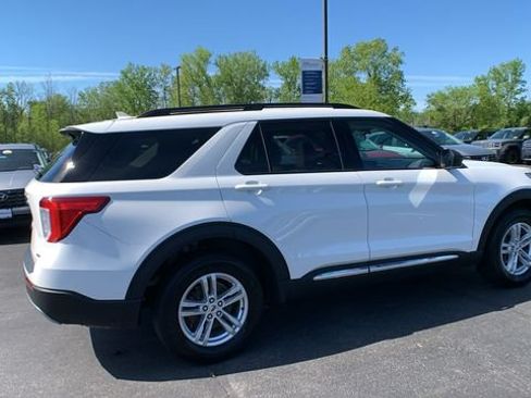 Used 2022 Ford Explorer XLT w/ Equipment Group 202A AWD/4WD image 6