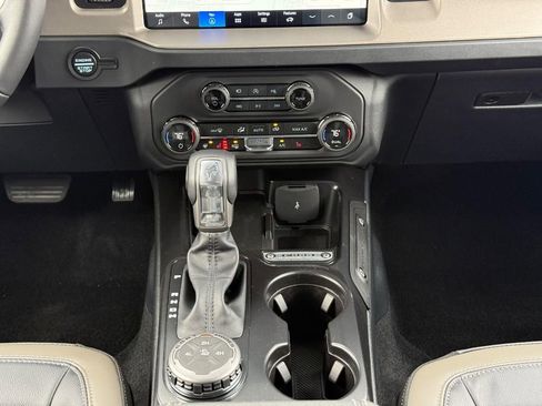 New 2025 Ford Bronco Outer Banks image 9