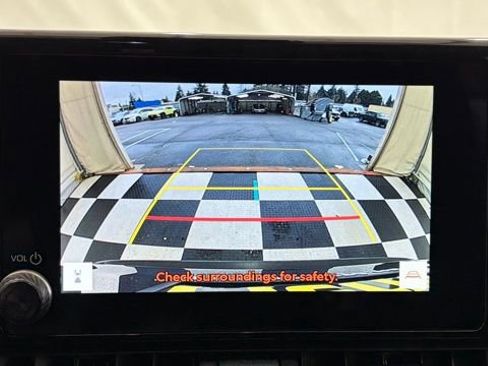 Used 2025 Toyota RAV4 XLE image 32