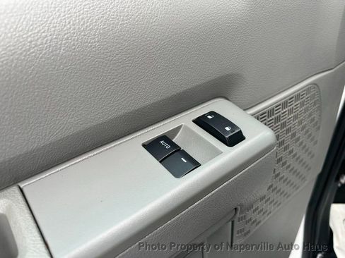 Used 2014 Ford E-350 and Econoline 350 XL w/ Power Windows & Locks Group image 8