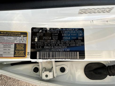 Used 2017 Kia Optima LX FWD image 18