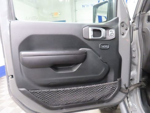 Used 2021 Jeep Gladiator Sport AWD/4WD image 45