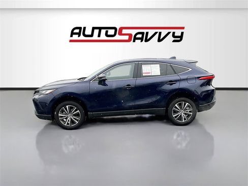 Used 2024 Toyota Venza LE image 4