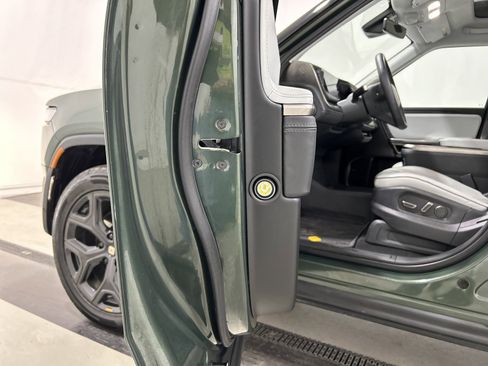 Used 2023 Rivian R1S Adventure image 32