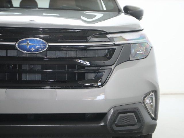 Used 2025 Subaru Forester Touring AWD/4WD image 7