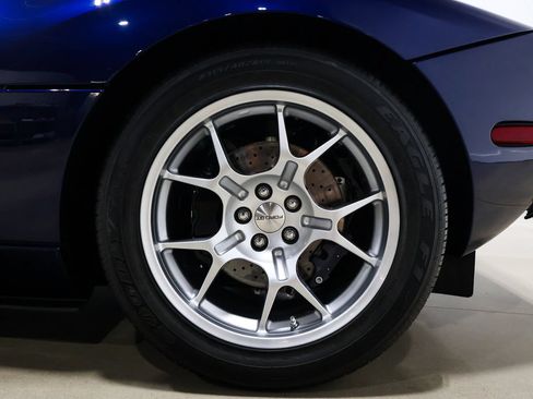 Used 2005 Ford GT RWD image 75