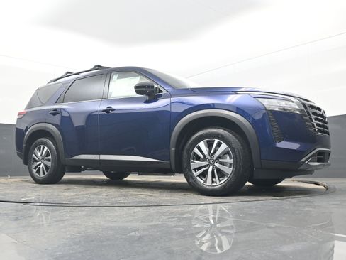 New 2026 Nissan Pathfinder SL image 24