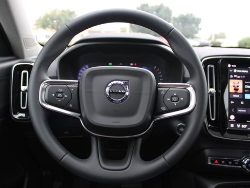 New 2026 Volvo XC40 B5 Plus w/ Protection Package Premier image 20