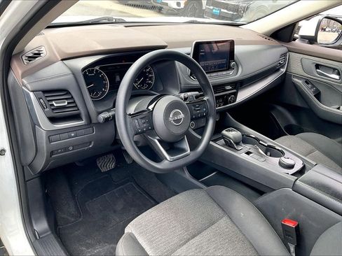 Used 2023 Nissan Rogue SV image 8