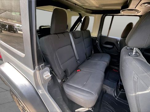 Used 2018 Jeep Wrangler Unlimited Sport AWD/4WD image 18