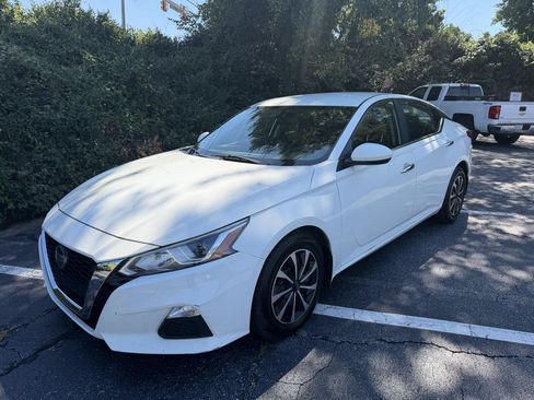 Used 2019 Nissan Altima 2.5 S FWD image 1
