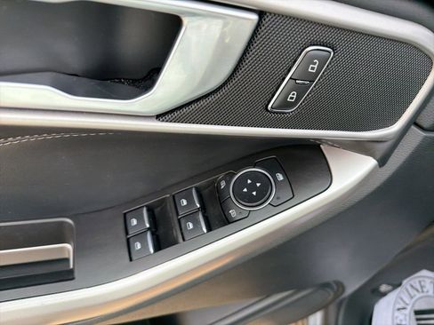 Used 2023 Ford Explorer XLT w/ Equipment Group 202A image 10