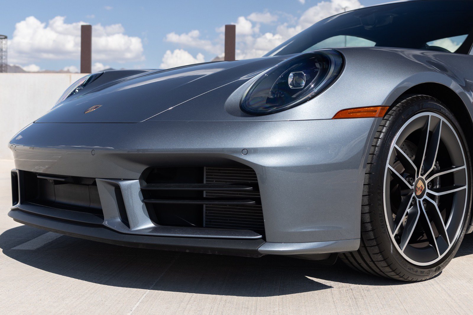 Used 2025 Porsche 911 Carrera T RWD image 23