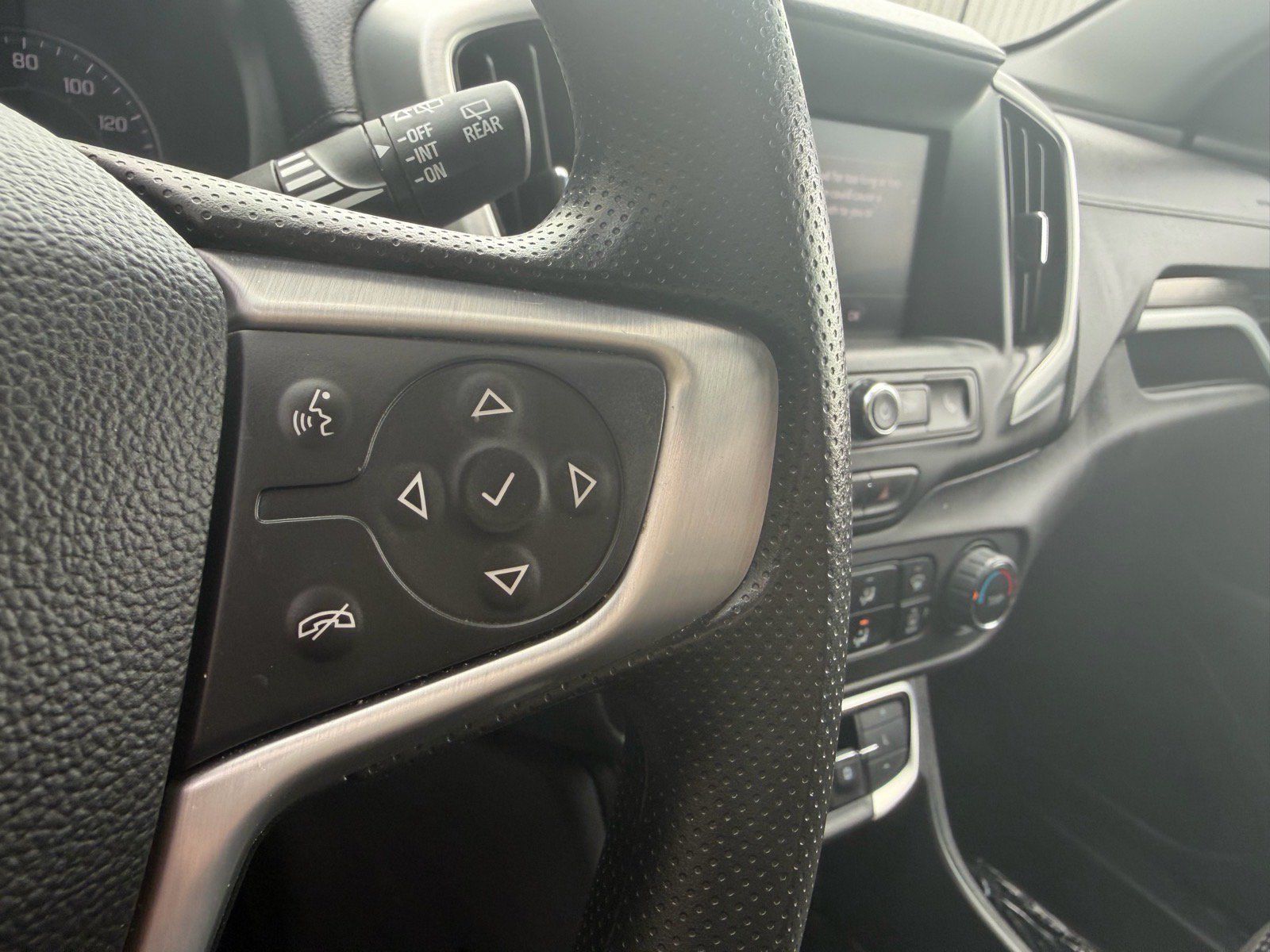 Used 2024 GMC Terrain SLE AWD/4WD image 33