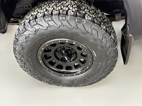 Used 2018 Toyota Tacoma TRD Off-Road image 22