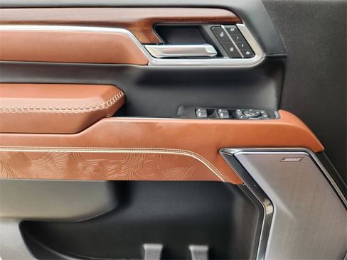 Used 2026 GMC Sierra 2500 Denali Ultimate image 16